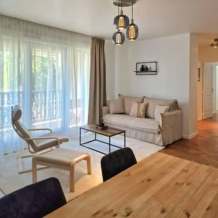 Apartment Beautiful T3, 10 Min Paris, Free Parking Le Plessis-Robinson